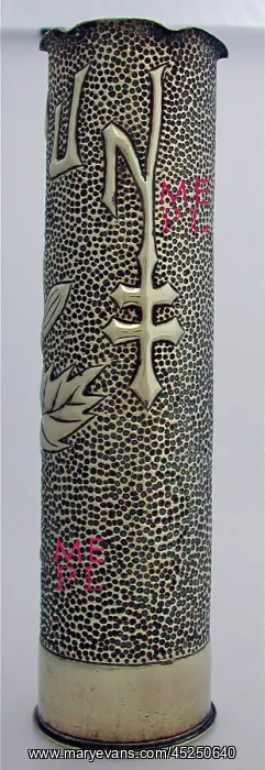 : 75 mm shellcase with an Art Deco design of floral embossing : 75 mm shellcase with an Art Deco design of floral embossing