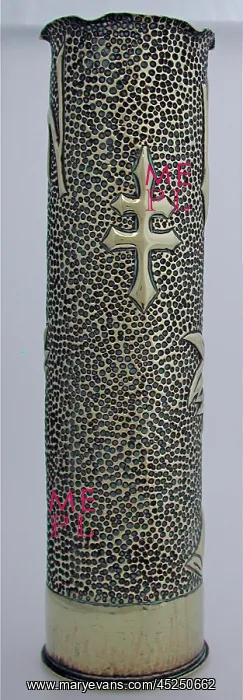 : 76 mm shellcase with an Art Deco design of floral embossing : 76 mm shellcase with an Art Deco design of floral embossing