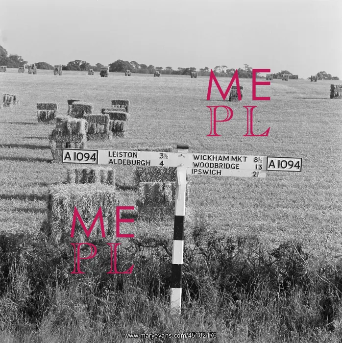 : A1094 Signpost : A1094 Signpost
