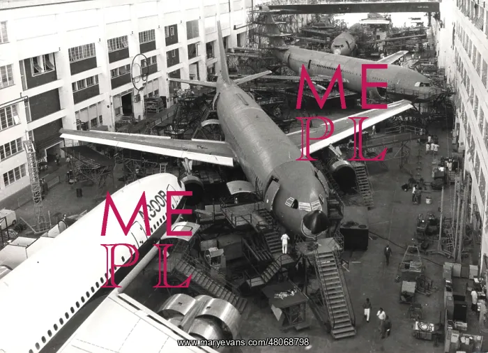 : The A300 production line at Toulouse : The A300 production line at Toulouse