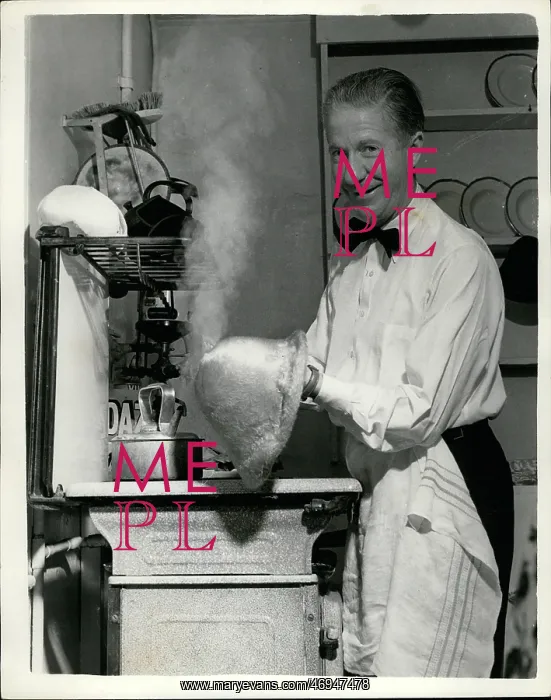 : Aage Thaarup, Danish-born milliner, at work : Aage Thaarup, Danish-born milliner, at work