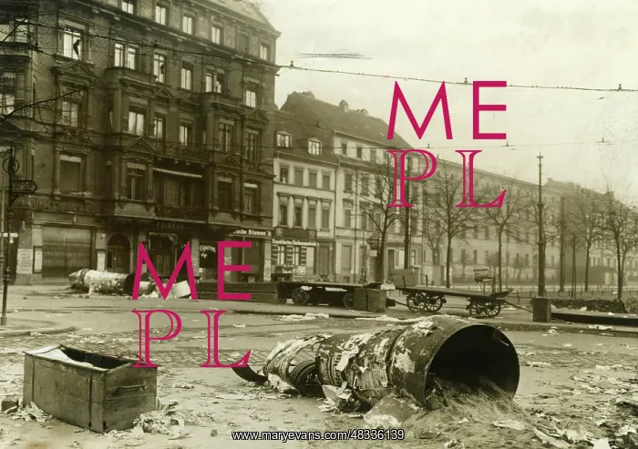 : Abandoned street in Berlin, 1918 : Abandoned street in Berlin, 1918