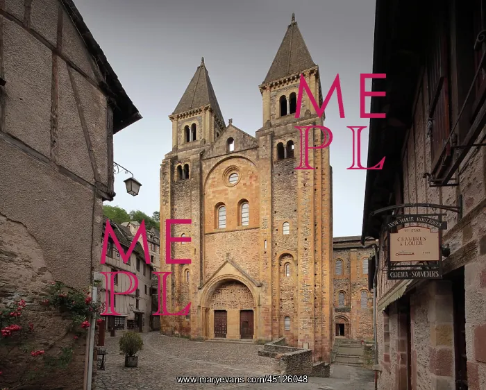 : Abbatiale Sainte-Foy, Conques, Midi-Pyrenees, France : Abbatiale Sainte-Foy, Conques, Midi-Pyrenees, France