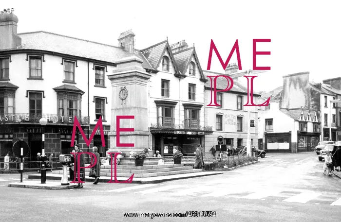  : Aberdare, the Memorial c1955