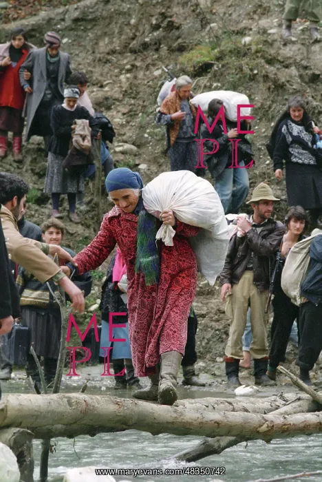 : Abkhazian refugees, 1992 : Abkhazian refugees, 1992