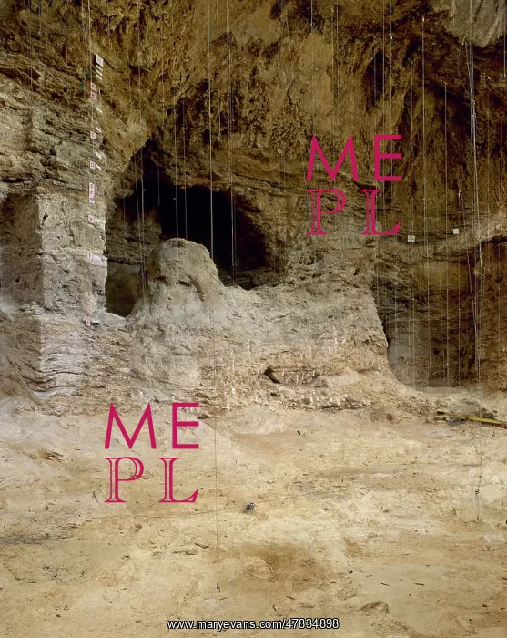 : Abric Romani rock-shelter. Middle Paleolithic. Capellades : Abric Romani rock-shelter. Middle Paleolithic. Capellades