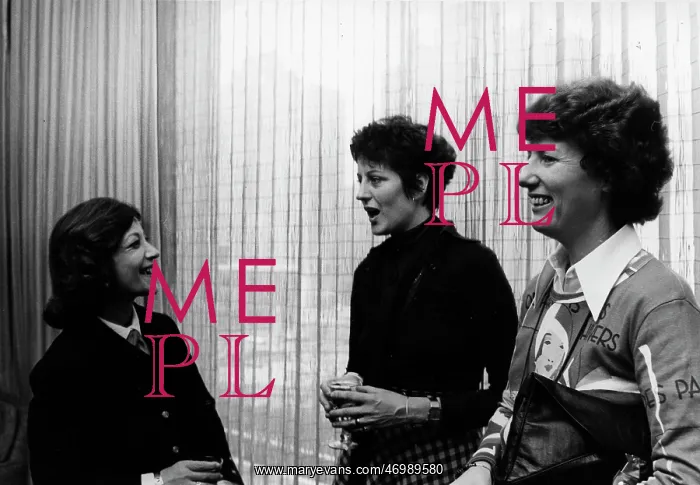 : Academic Germaine Greer talking with friends : Academic Germaine Greer talking with friends
