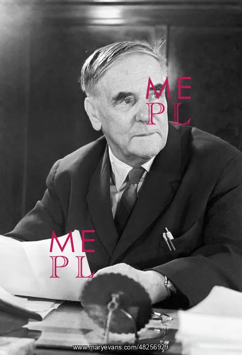 : Academician P.L. Kapitsa : Academician P.L. Kapitsa
