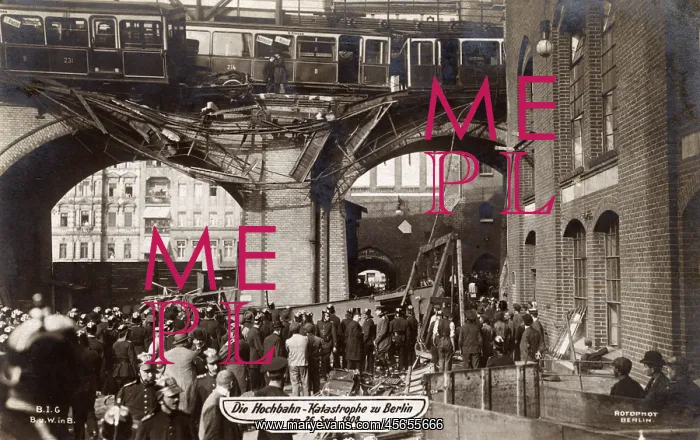 : Accident on Berlin elevated railway : Accident on Berlin elevated railway