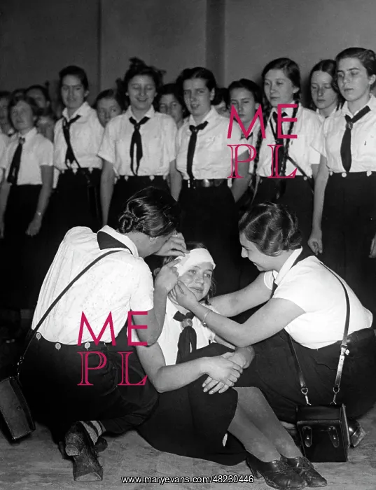 : Accident service of the BDM, Berlin 1937 : Accident service of the BDM, Berlin 1937