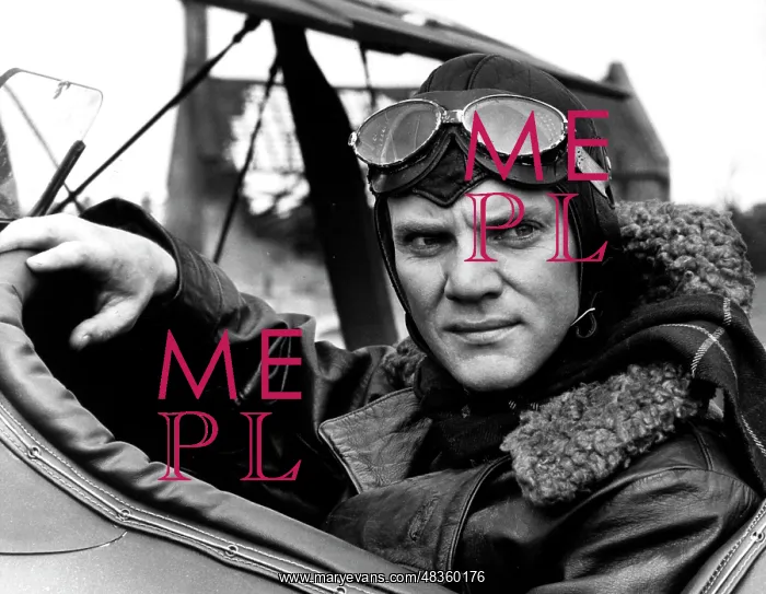 : ACES HIGH MALCOLM MCDOWELL : ACES HIGH MALCOLM MCDOWELL