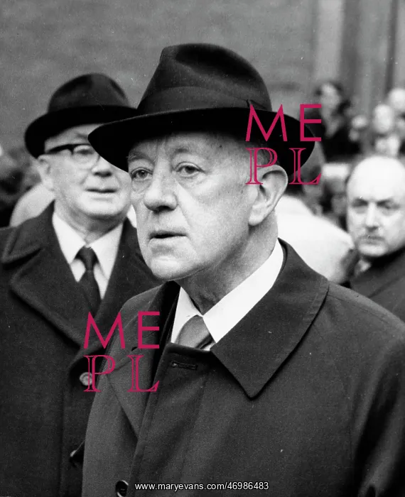 : Actor Alec Guinness 1914 - 2000 : Actor Alec Guinness 1914 - 2000