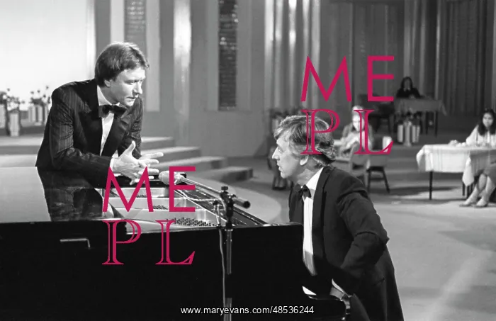 : Actor Andrei Mironov and composer Raimond Pauls : Actor Andrei Mironov and composer Raimond Pauls
