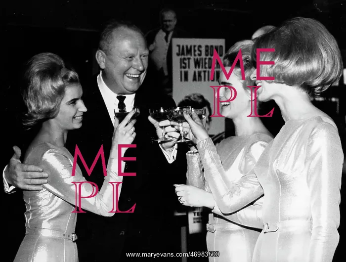 : Actor Gert Frobe 1913 - 1988 : Actor Gert Frobe 1913 - 1988