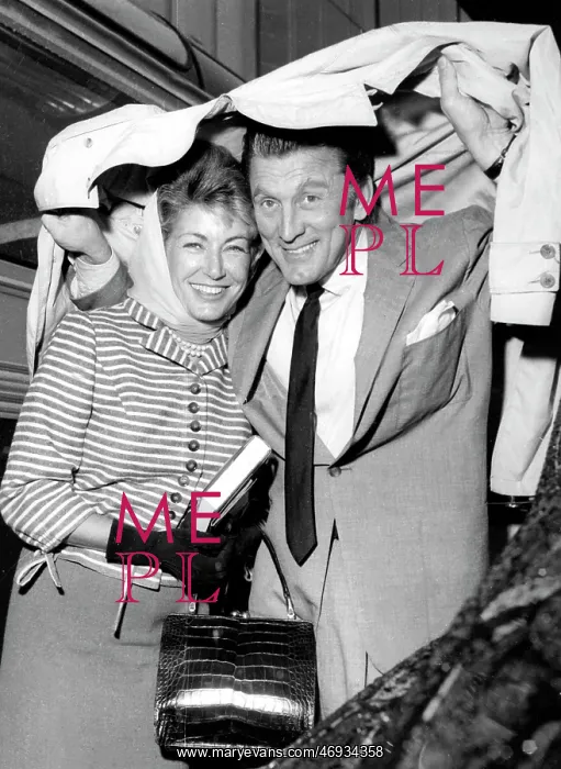 : Actor Kirk Douglas 1916 - : Actor Kirk Douglas 1916 -
