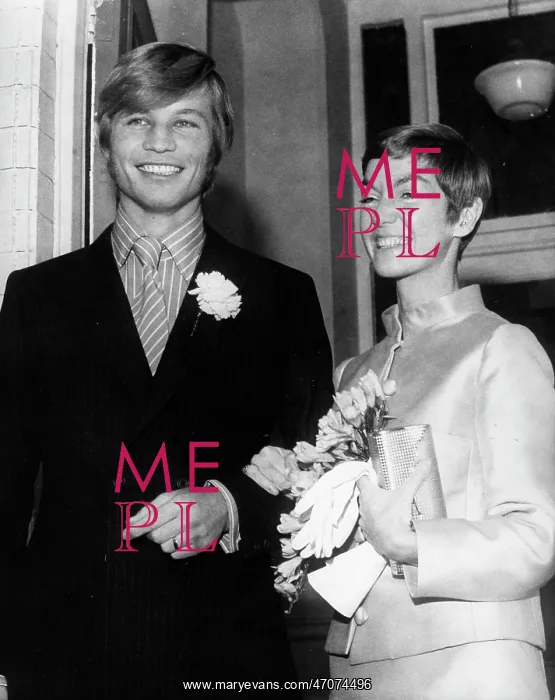 : Actor Michael York 1942 - : Actor Michael York 1942 -