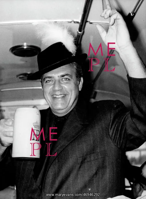 : Actor Raymond Burr : Actor Raymond Burr