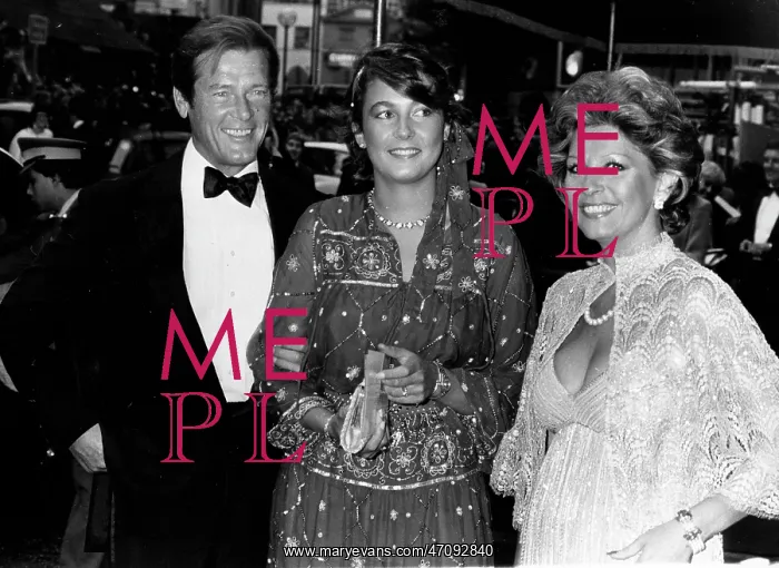: Actor Roger Moore 1927 - : Actor Roger Moore 1927 -