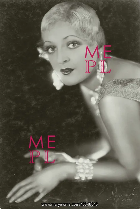 : Actress Bee Jackson : Actress Bee Jackson