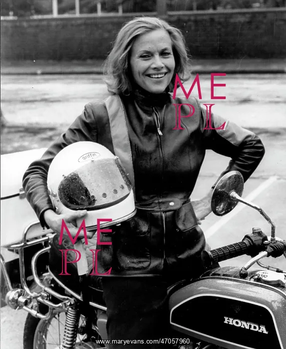 : Actress Honor Blackman 1925 - : Actress Honor Blackman 1925 -
