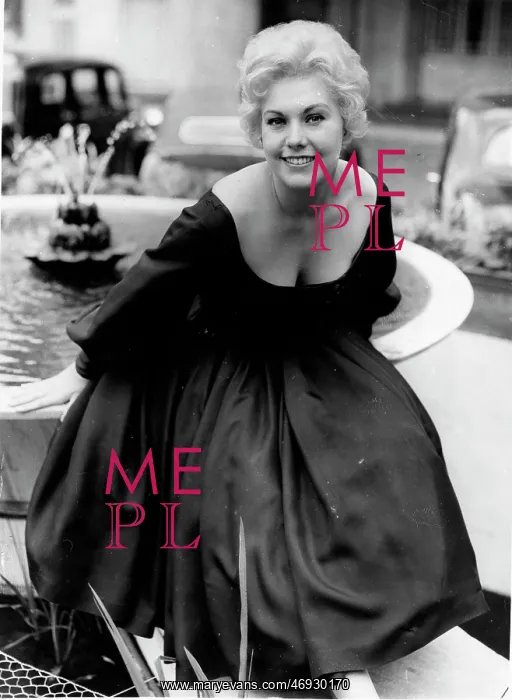 : Actress Kim Novak 1933 - : Actress Kim Novak 1933 -