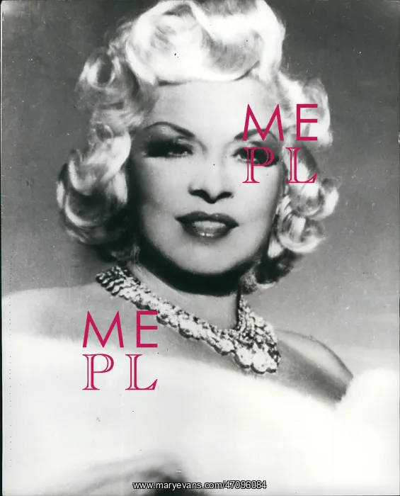 : Actress Mae West : Actress Mae West