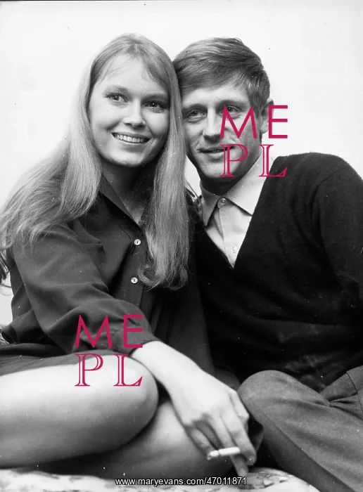 : Actress Mia Farrow 1945 - : Actress Mia Farrow 1945 -