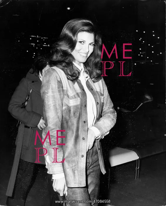 : Actress Raquel Welch 1940 - : Actress Raquel Welch 1940 -