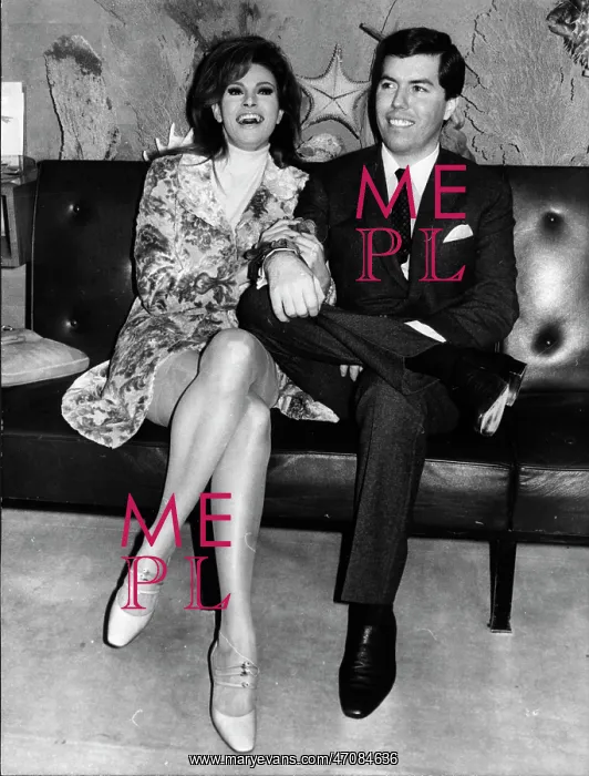 : Actress Raquel Welch 1940 - : Actress Raquel Welch 1940 -