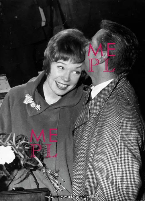 : Actress Shirley MacLaine 1934 - : Actress Shirley MacLaine 1934 -