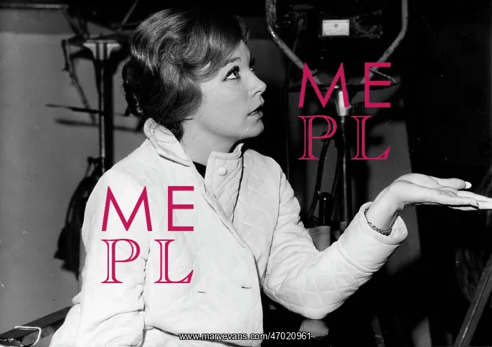 : Actress Shirley MacLaine 1934 - : Actress Shirley MacLaine 1934 -