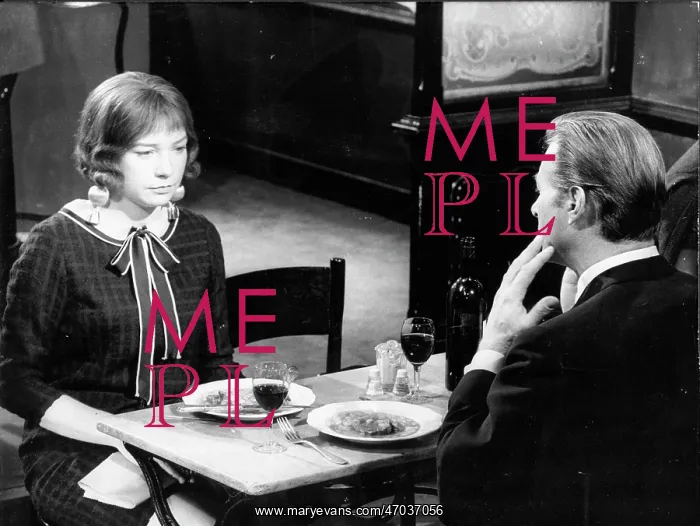 : Actress Shirley MacLaine 1934 - : Actress Shirley MacLaine 1934 -