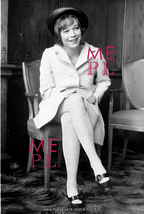 : Actress Shirley MacLaine 1934 - : Actress Shirley MacLaine 1934 -