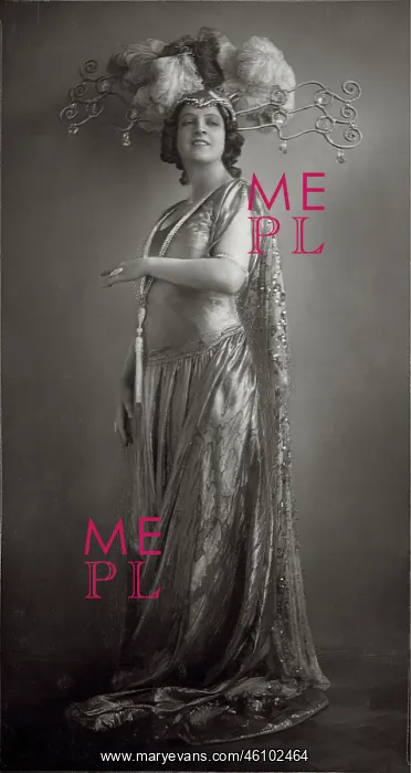 : Actress Else Wohgemuth as Circe in uber allen : Actress Else Wohgemuth as Circe in uber allen