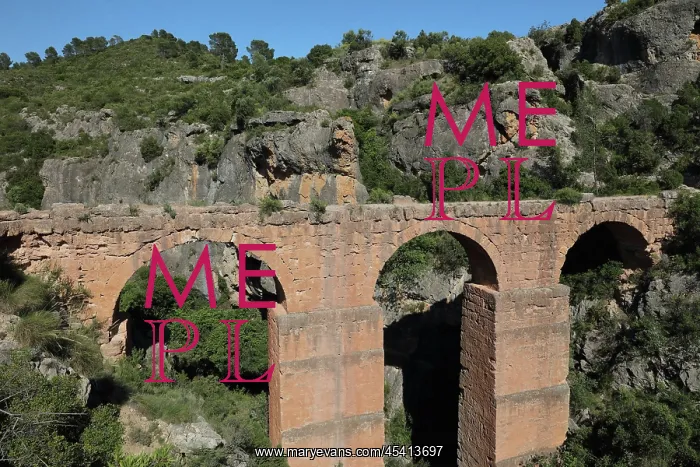 : Acueducto de la Pena Cortada, La Serrania, Valencia, Spain : Acueducto de la Pena Cortada, La Serrania, Valencia, Spain