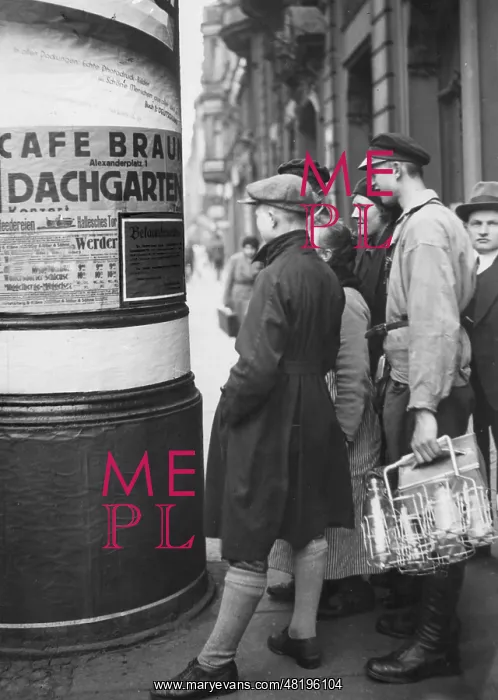 : Advertising column in Berlin, 1933 : Advertising column in Berlin, 1933