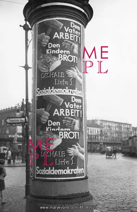 : Advertising column with SPD election posters in Berlin, 1932 : Advertising column with SPD election posters in Berlin, 1932