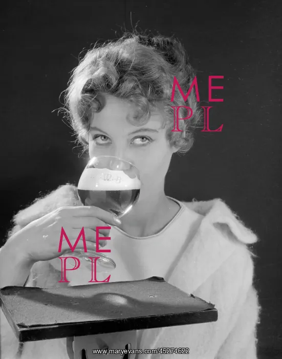 : Advertisement for M&B Amber Beer : Advertisement for M&B Amber Beer