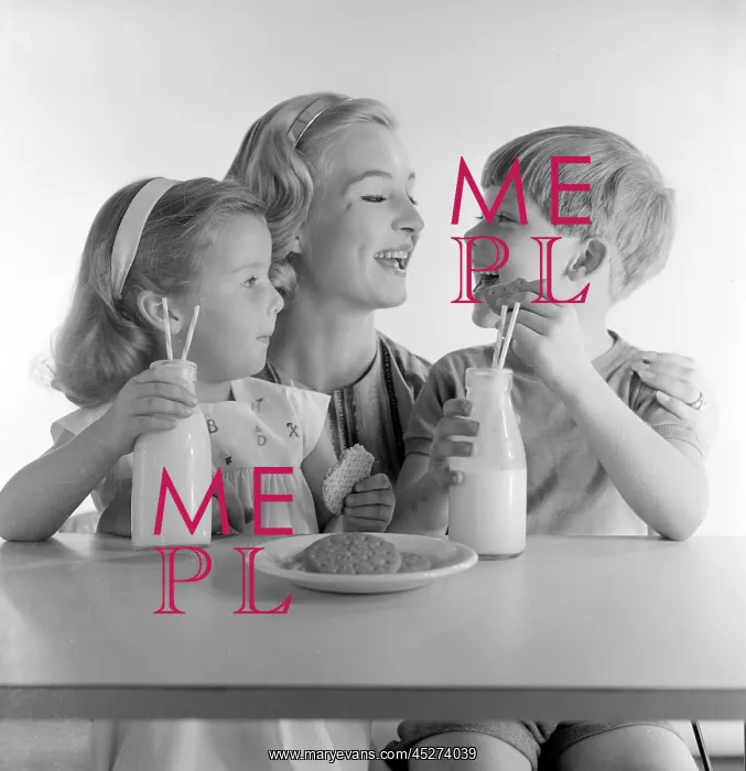: Advertisement for McVitie biscuits : Advertisement for McVitie biscuits