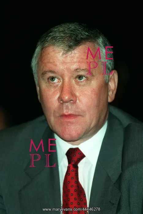  : Adam Ingram MP
