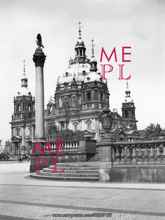 : The Adlersaeule - Eagle Column and the Berlin Cathedral : The Adlersaeule - Eagle Column and the Berlin Cathedral