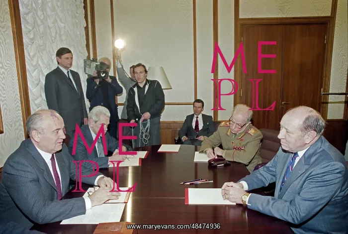 : Admiral William Crowe visits USSR : Admiral William Crowe visits USSR