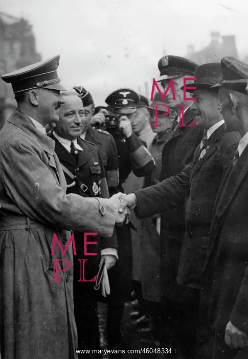  : Adolf Hitler