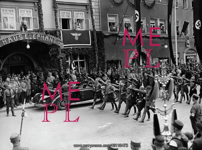 : Adolf Hitler : Adolf Hitler