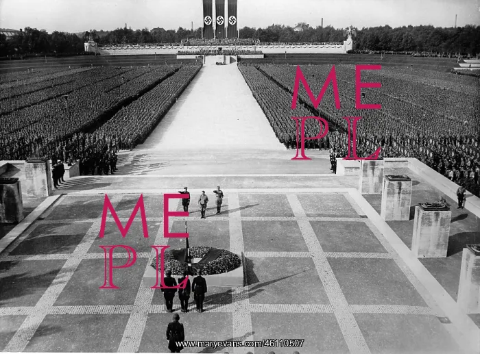 : Adolf Hitler : Adolf Hitler
