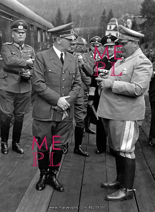 : Adolf Hitler : Adolf Hitler