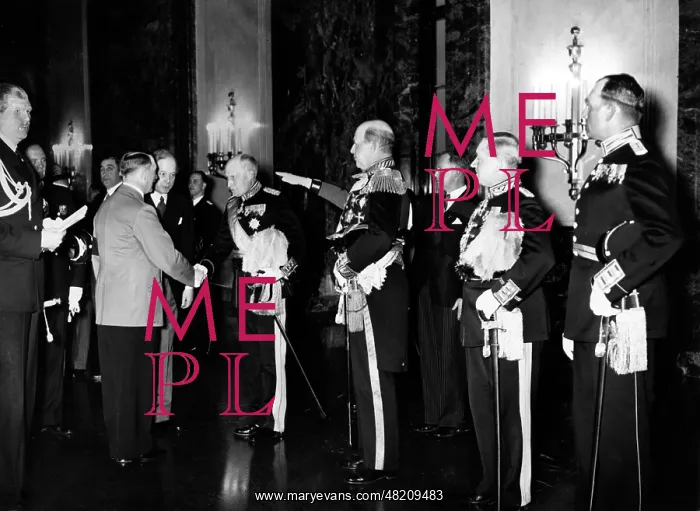 : Adolf Hitler : Adolf Hitler