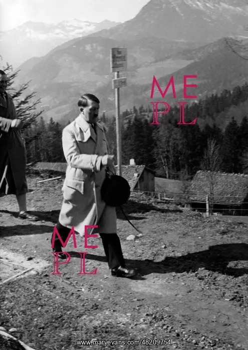 : Adolf Hitler : Adolf Hitler