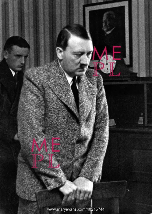  : Adolf Hitler
