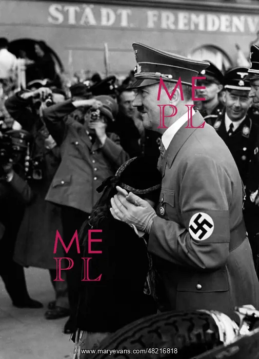 : Adolf Hitler : Adolf Hitler